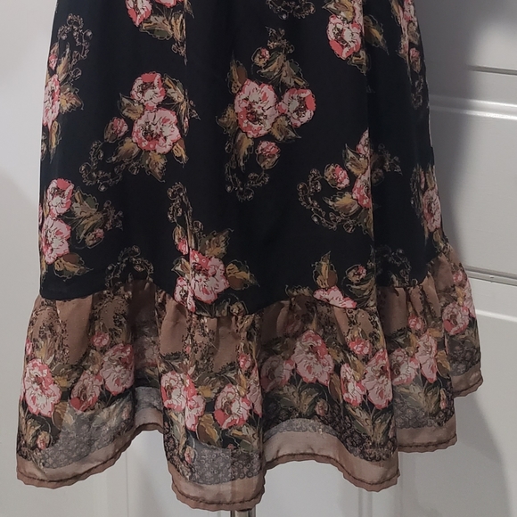 Vintage style floral dress from American Rag. Size M. Flattering black - Picture 7 of 8